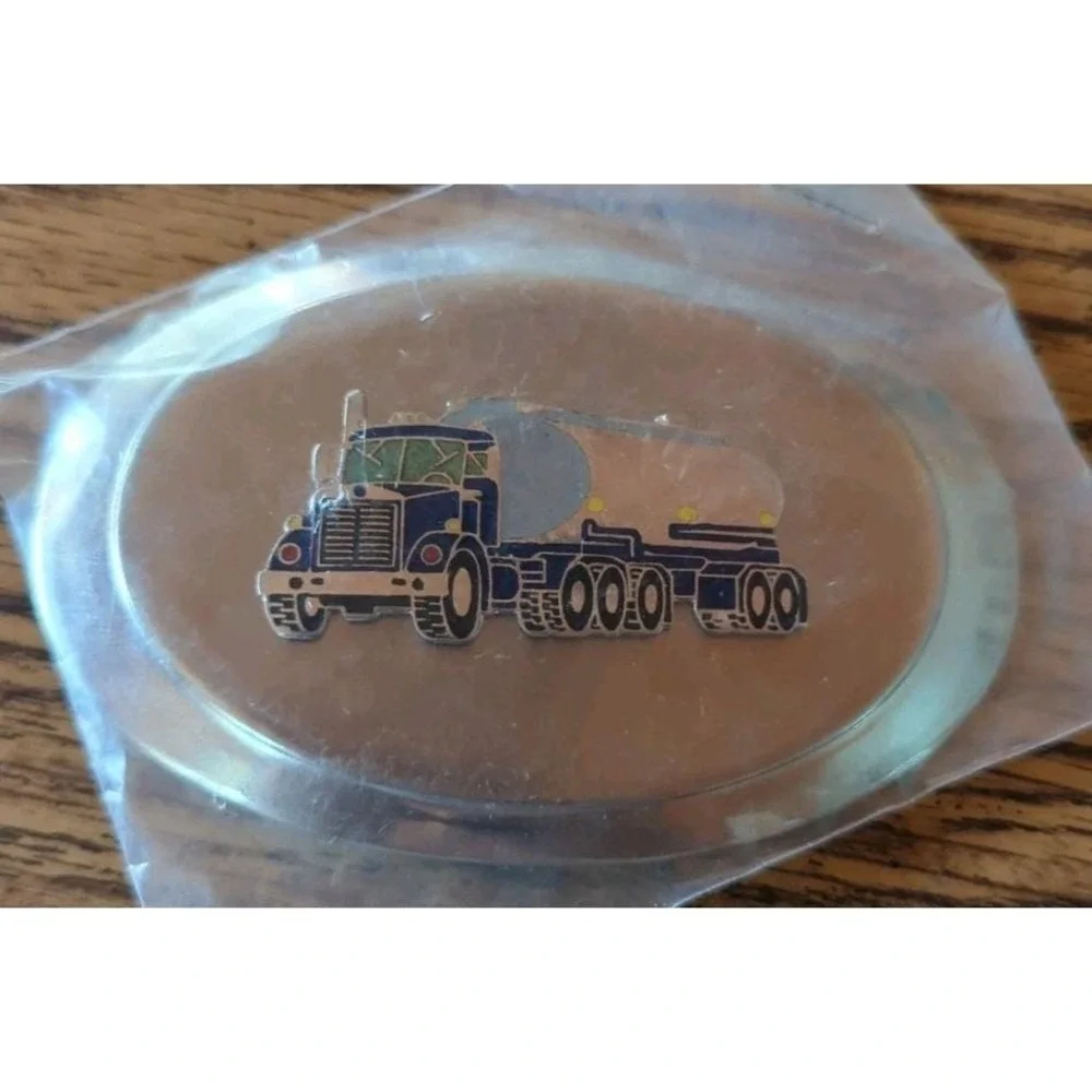 Rare Pre-Owned Silver Tone Metal Tanker Semi Truck Vintage Enamel Belt‎ Buckle